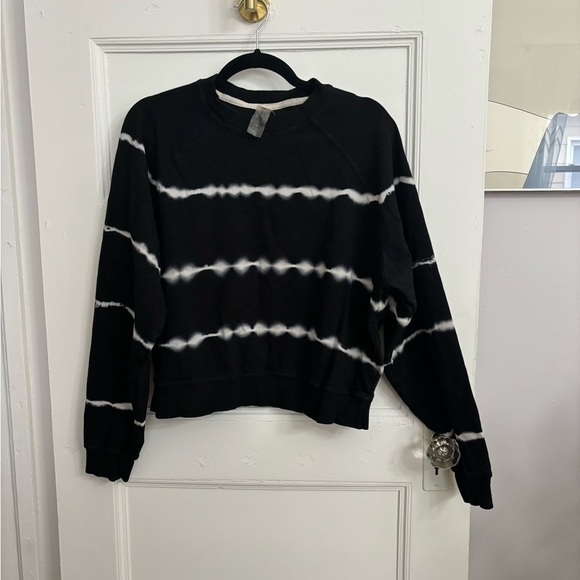 Electric Rose Cropped tie Dye Black & White Shirt / Pullover Sz M - Picture 11 of 11